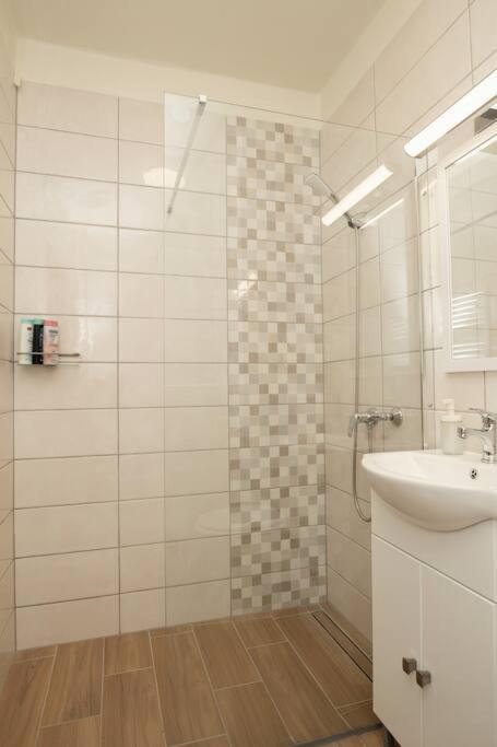 Petofi Family Apartman Дебрецен Экстерьер фото