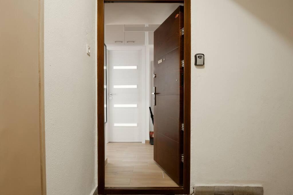 Petofi Family Apartman Дебрецен Экстерьер фото